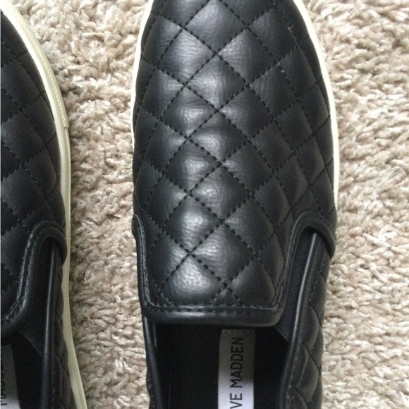 🔥🔥HOST PIC🔥🔥Steve Madden Quilted Loafers - Picture 4 of 11